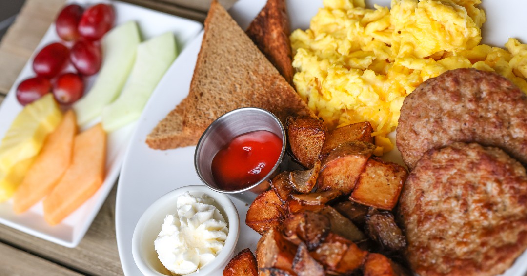 FunBungalowPM's tweet photo. Make Sunday extra special with a leisurely brunch at the Alehouse!

Enjoy delicious food, friendly conversation, and a relaxed atmosphere.

See you this Sunday from 11am-3pm! https://t.co/LJIijdCKiE