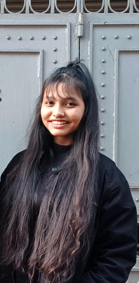 ⚠️⚠️⚠️
This is my 16 year old baby sister, Riti Saha. So full of life, bubbly, cherpy, determined, in all... a happy lively girl! She wanted to be a doctor &amp; serve the poor
&amp; the marginalized. After her 10th standard she went to Vizag
for coaching in Aakash Byjus!