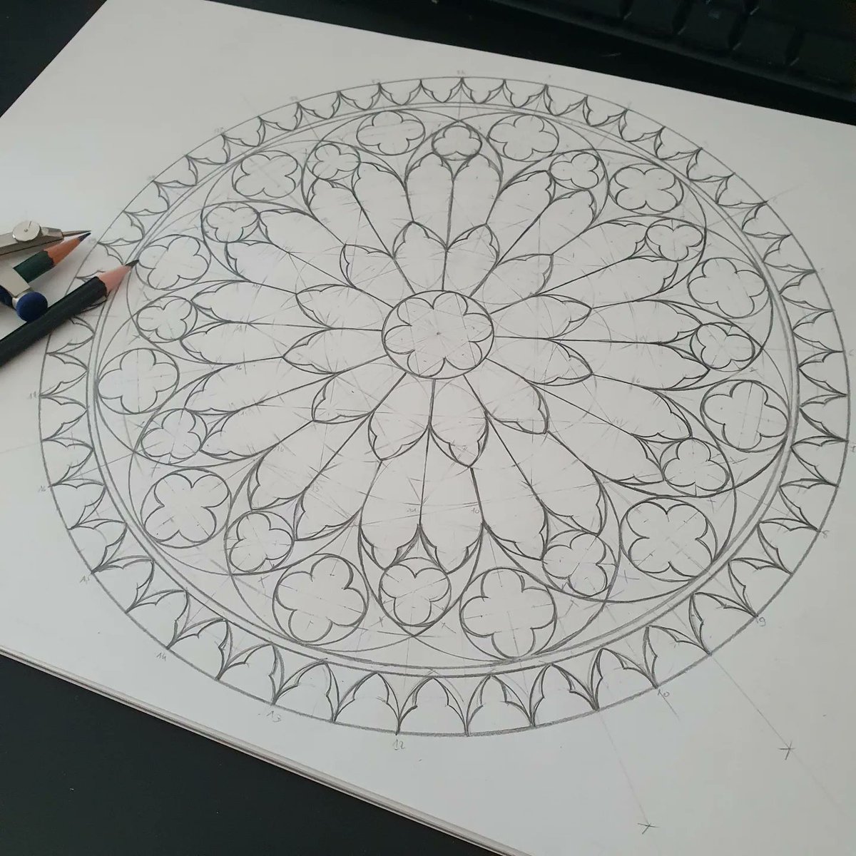 EdorielleT's tweet photo. Le sketch &amp; le final 
Il m'aura pris du temps, mais finalement, j'en suis venu a bout 😅 https://t.co/hPyTIHRc9g