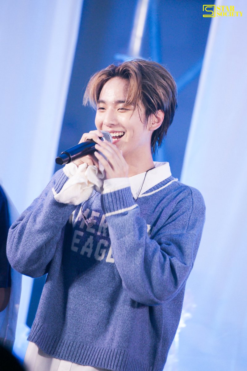 STARSOCIETY_TH's tweet photo. หนุ่มๆ #ATLAS Special Guest ในงาน "NIVEA THE FEATURING BRIGHTEN UP YOUR DREAM"

#สเปเชียลเกสท์แอทลา���บุกสยาม
#ATLAS_TH 
#ErwinATLAS #MuonATLAS #TadATLAS https://t.co/SPSiahIBlR