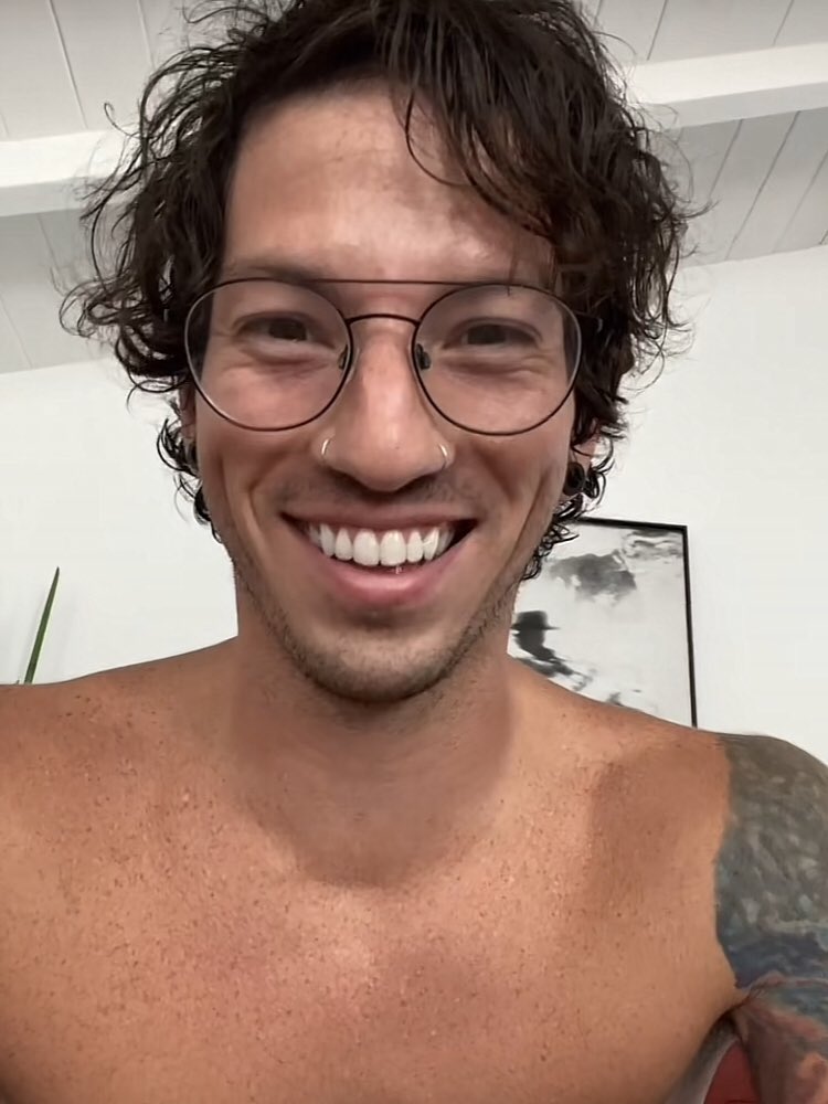 oakdwn's tweet image. josh 😭😭😭😭😭😭😭😭😭