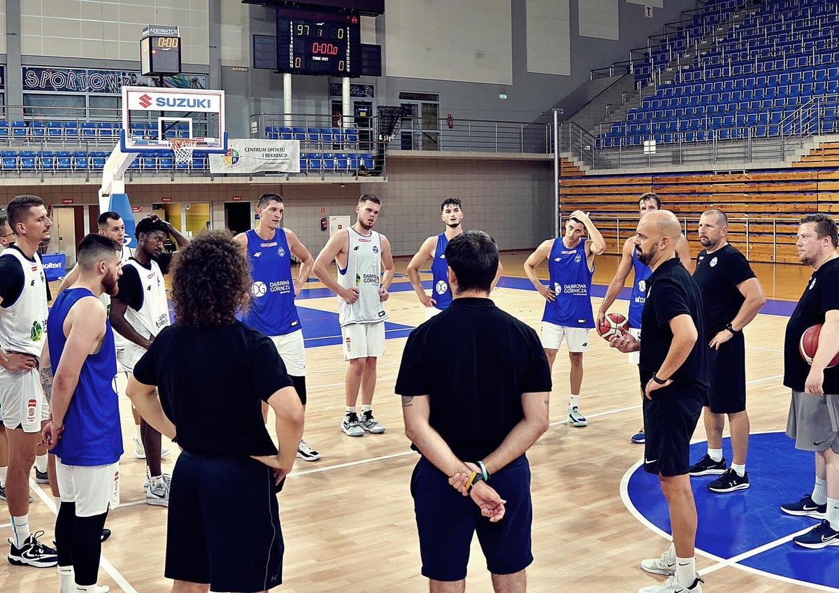 BorisBalibrea's tweet photo. Let’s go @MKSDG_Kosz 🇵🇱 
New country. New chapter. New goals. New challenges. 

#nofuckingexcuses 
#makeitworth #stepbystep https://t.co/2S5l2bFMW4