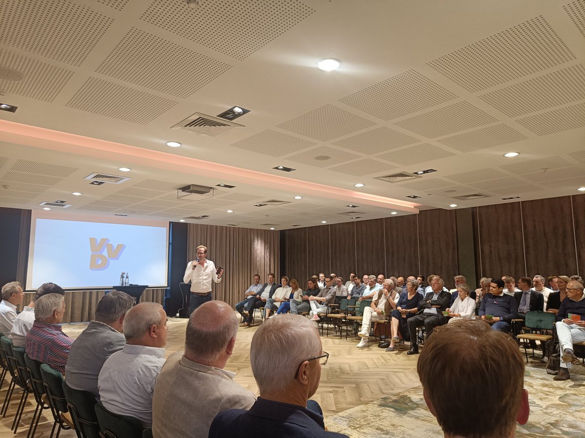 Week 5 van het reces. Niet stilzitten, maar samen met vele andere leden van de <a href="/VVD/">VVD</a> bezig met het verkiezingsprogramma. Twee avonden digitaal, en afgelopen donderdag fysiek bij elkaar om het over belangrijke thema's voor Nederland te hebben! #TK2023