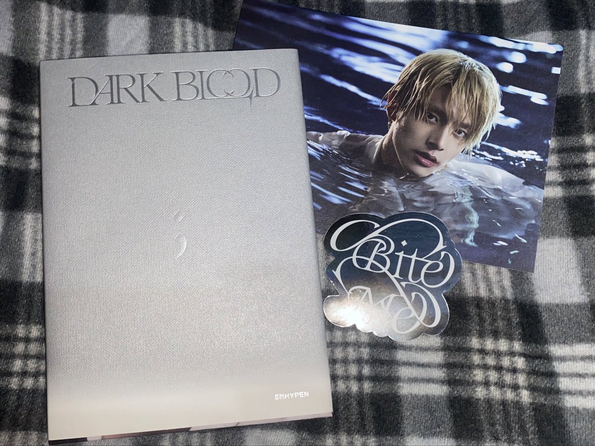 myjaystar's tweet photo. - free claim 🐾

enhypen dark blood jake engene ver unsealed with official poster 
 
• like, rt &amp; mbf 
• must be willing to shoulder the pf and sf 

will end by Aug 23, 2023 https://t.co/FF7n1wsAKT