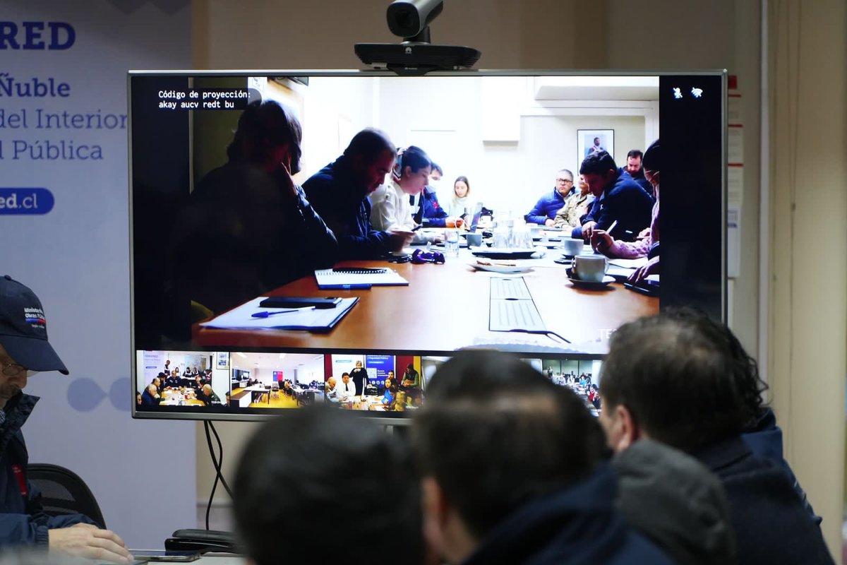 Con presencia de ministra <a href="/Mayafernandeza/">Maya Fernandez Allende</a> de <a href="/mindefchile/">Ministerio de Defensa Nacional</a> y <a href="/DPRNuble/">Delegación Presidencial Regional de Ñuble</a> <a href="/Gapraden/">Gabriel Pradenas Sandoval</a> se realiza #CogridRegional con objeto de priorizar acciones multidisciplinarias en sectores de mayor afectación por sistema frontal
Seremi Antonio Marchant, es parte de estas coordinaciones nacionales