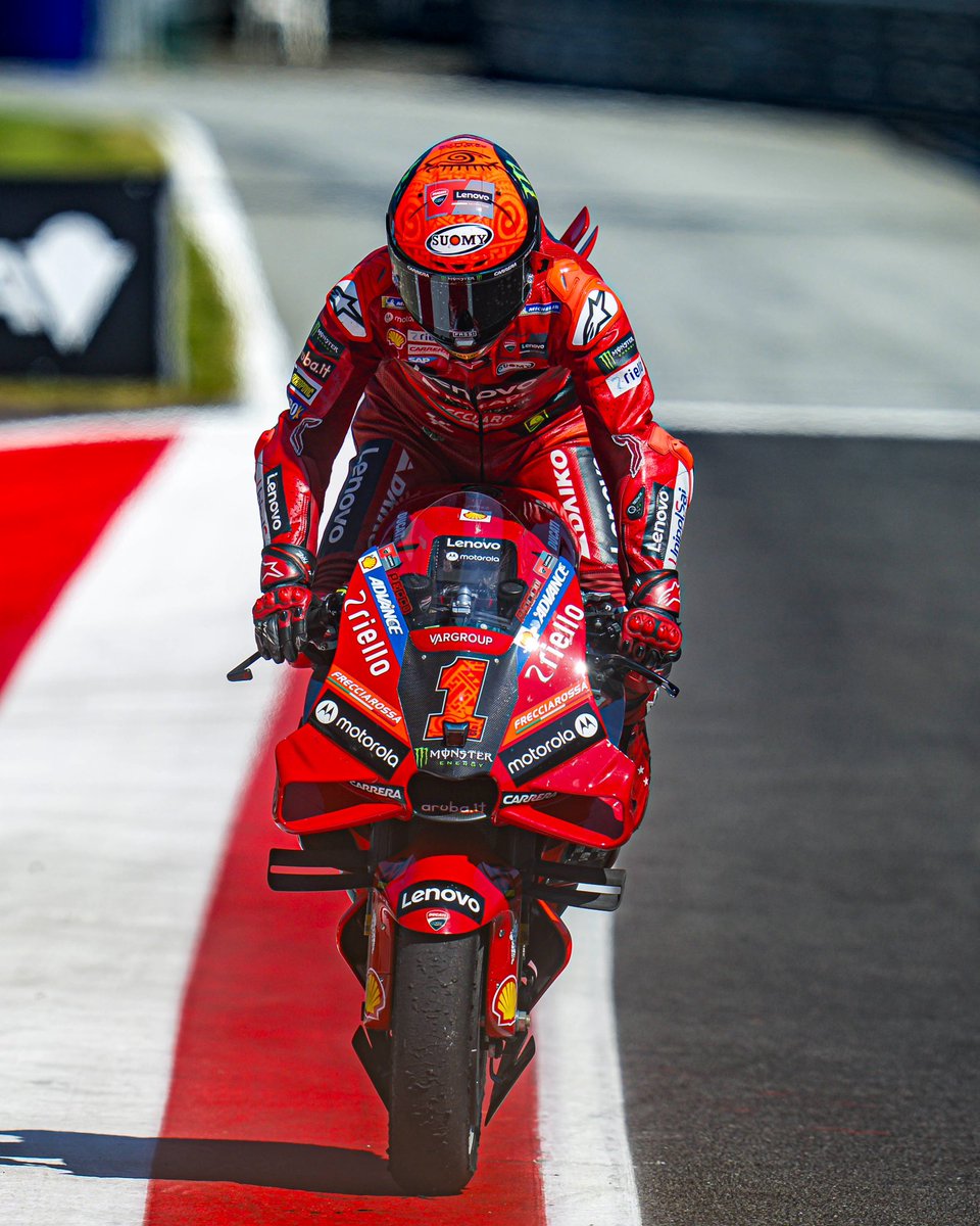 Pole position, Sprint win and GP victory! Indeed, it was a perfect weekend for @PeccoBagnaia and the #DucatiLenovoTeam in Austria! 🙌🏼

#ForzaDucati #AustrianGP