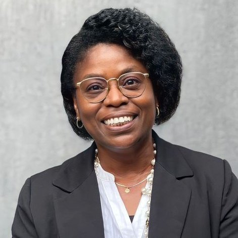 NELLYTSHELAMUT's tweet image. La vie peut nous mettre à genoux.
Les #difficultés, les contrariétés, les imprévus,  font partie du #quotidien. Ce n'est pas une fatalité.

Face à cela, nous sommes  #libres de rebondir ou de rester cloués au sol.

#Rebondir une et une autre fois, c'est la meilleure #option!😊✊🏾