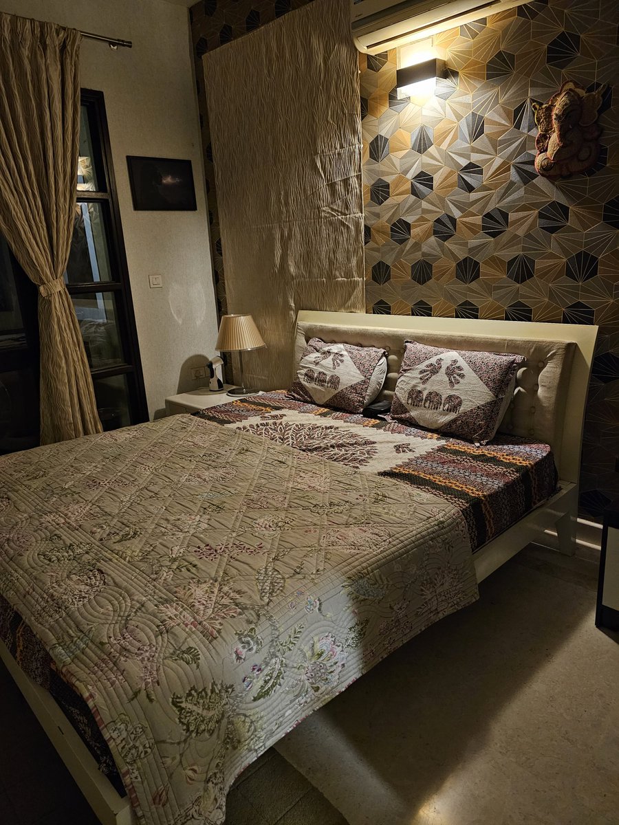 DrDeepakKrishn1's tweet photo. Making beds, sorting clothes, cleaning up and arranging stuff and so on. There is so much exercise to be had at home, if you're interested! #sundayvibes 
#MakeYourselfUseful https://t.co/Hk9ICoGUGl