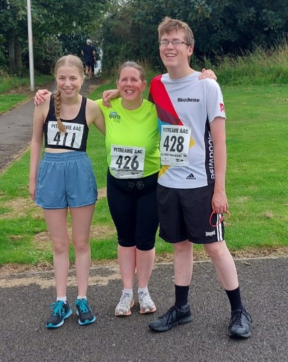 Lovely morning at <a href="/PitreavieAAC/">Pitreavie AAC</a> <a href="/PAACEndurance/">Pitreavie AAC Endurance (PAACE)</a> <a href="/forthroadbridge/">Forth Road Bridge</a> 10k running with son and daughter in both their first ever 10k races!

Good to see <a href="/JoStevensJogs15/">Jo Stevens</a> and many others enjoying it too!

A fantastic event as always!

#RunningFamily