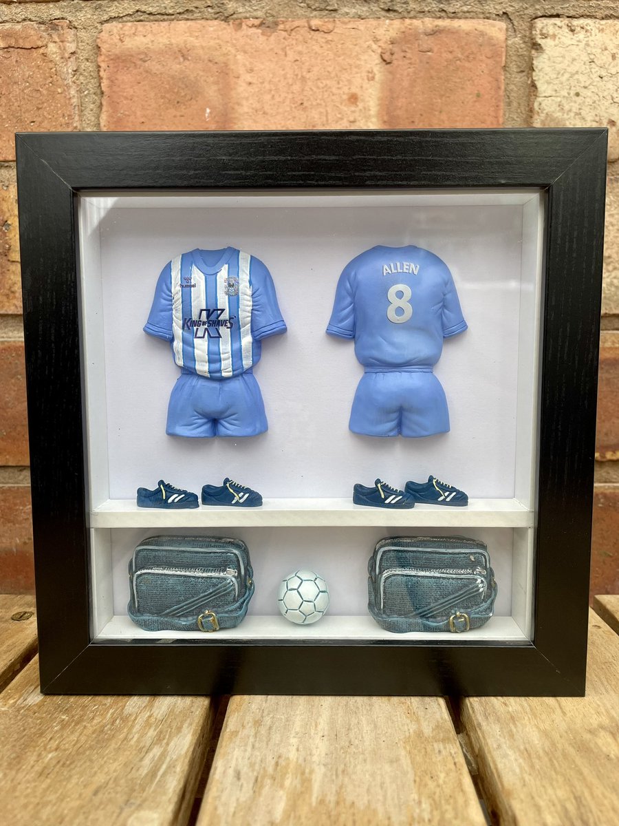 sky_blue_sara's tweet photo. Woooooah would you take a look at this beaut. 

Jamie Allen baby 🎵 
Jamie Allen woooooaahhhoh 

@FramesKit I absolutely love it #PUSB #JamieAllen #JamieAllenbaby 🩵 https://t.co/zWqTEkytLy