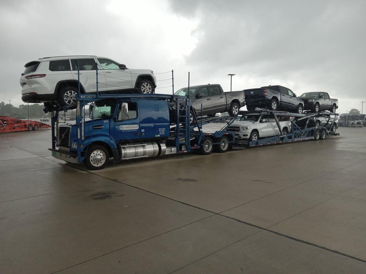 ecarmover's tweet image. Happy Friday 🙋‍♂️ Closing out the week ⤵️

Team eCarMover.com ⤵️

#eCarMover #eCarLogistics #supplychainleader

#TheCarShippingExperts ♟️