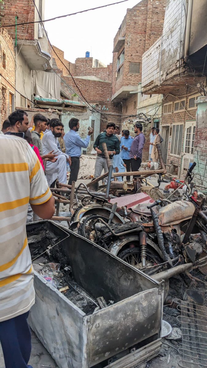 AWPPunjab's tweet photo. AWP Punjab delegation led by  Arif Ayaz meeting with communities attacked in #Jaranwala to express solidarity with the people. #JaranwalaIncident https://t.co/DqrCSOxdyE