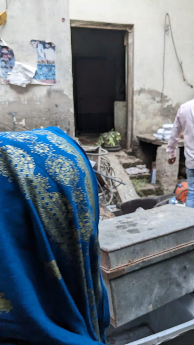 AWPPunjab's tweet photo. The houses have been severely damaged, people have lost their entire lives savings as well as belongings. 
Some said the destruction has pushed them decades back in their lives. We demand state to compensate for their losses. #Jaraanwala https://t.co/y77B81wtyo