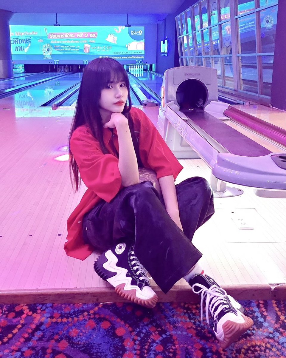 nori_yamiyami's tweet photo. อะจ๊าก~🔥
มาตามล่าความสนุกที่บลูโอ้ล่ะทุกคน🥰ได้เปิดประสบการณ์โยนโบว์ลิ่งครั้งแรก ก็ยกลูกโบว์ไม่ไหวล่ะ5555555+ เลยไปตามล่าของอร่อยแทน อาหารดีกว่าที่คิดไว้มาก!! 🔥🔥ไปเล่นกันทุกคน~- ̗̀ ( ˶'ᵕ'˶) ̖́-
#NoriYamiYami #YamiYami #Idol #ノリ闇闇 #闇闇 #アイドル #bluofriends #bluo https://t.co/EwWjrCGHMt