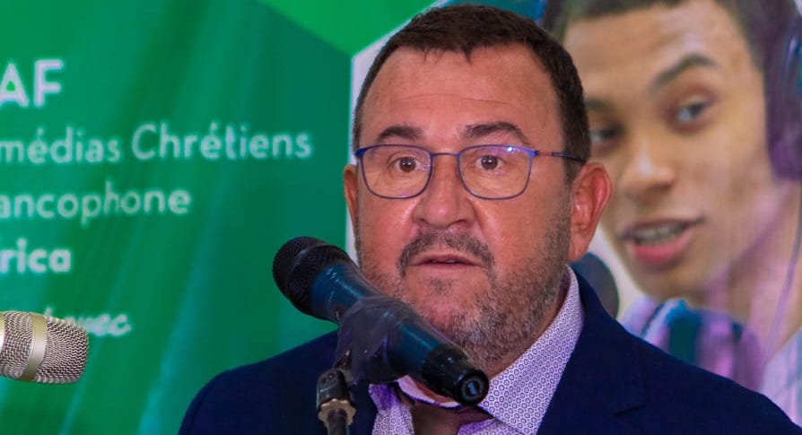 Emmanuel Ziehli, ancien directeur de RADIO R, dresse le bilan de 7 ans d’activités 

La nouvelle est tombée le 14 juillet, le comité de Radio Réveil s’est vu dans l’obligation de licencier l’intégralité du personnel salarié de RADIO R. 

radio-r.ch/actualite/emma…