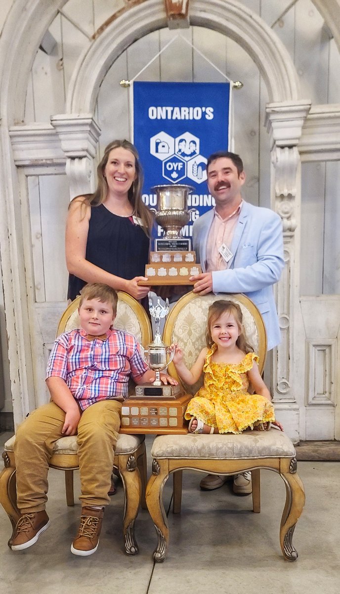 OntFarmerNews's tweet image. Stewart Skinner and Jessica Kelly of Imani Farms in Listowel were awarded 2023 Ontario Outstanding Young Farmers. Bryce, 7, and Mae, 3, proudly display their trophies. Stewart and Jessica will represent Ontario at the Canadian Competition in Quebec in November. 📸: Sharon Grose