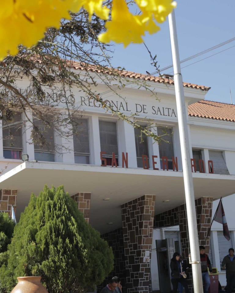 🏥❤️ Hace 63 años mi abuelo, el por entonces gobernador Bernardino Biella, inauguraba y ponía en marcha uno de los hospitales más importantes de todo el norte argentino: el querido hospital San Bernardo.