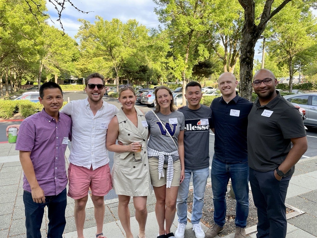 UWHybridMBA's tweet photo. We want to thank all our students and alumni that were able to come out to our in-person summer social yesterday! We had a wonderful time meeting new faces and seeing familiar folks.

#foster #mba #hybridmba #hmba #summersocial #event https://t.co/KG5TU6IqPP