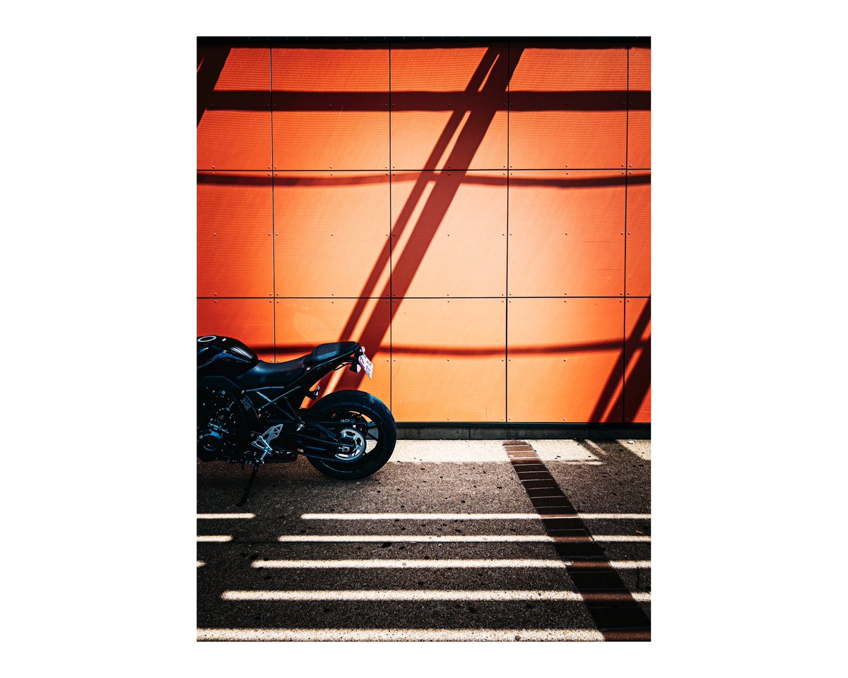 Lexlutin66's tweet photo. The Power of Shadow.
#motorbike #color #lines #shadow #street #streetphotography #beautiful #power #shotoniphone #shotwithhalide #rawformat #work #lightroom #art #shotwithhalide #artoftheday #france https://t.co/llcj0LC5Zh