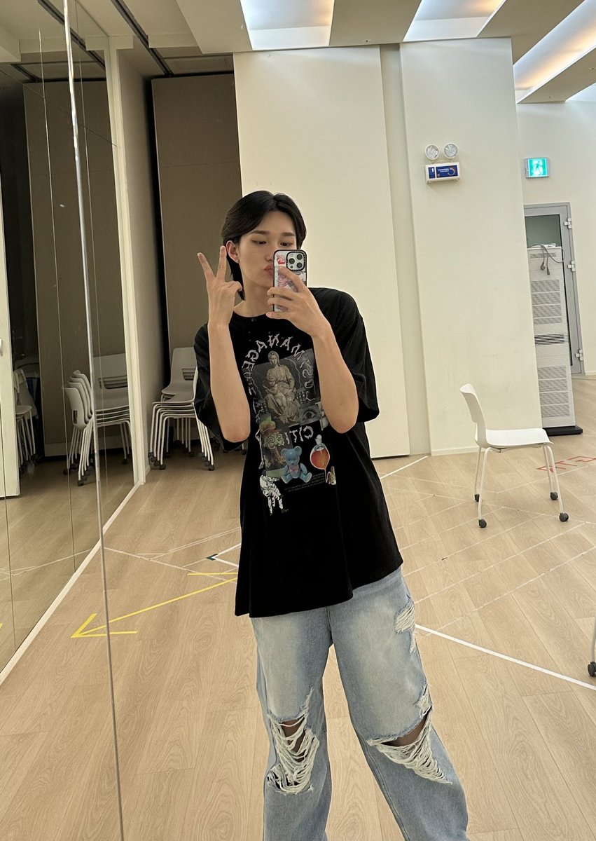 P1H_members's tweet photo. 오늘 하루 끝!!🔥🔥

#P1Harmony #THEO https://t.co/eo2rD1ZLLa
