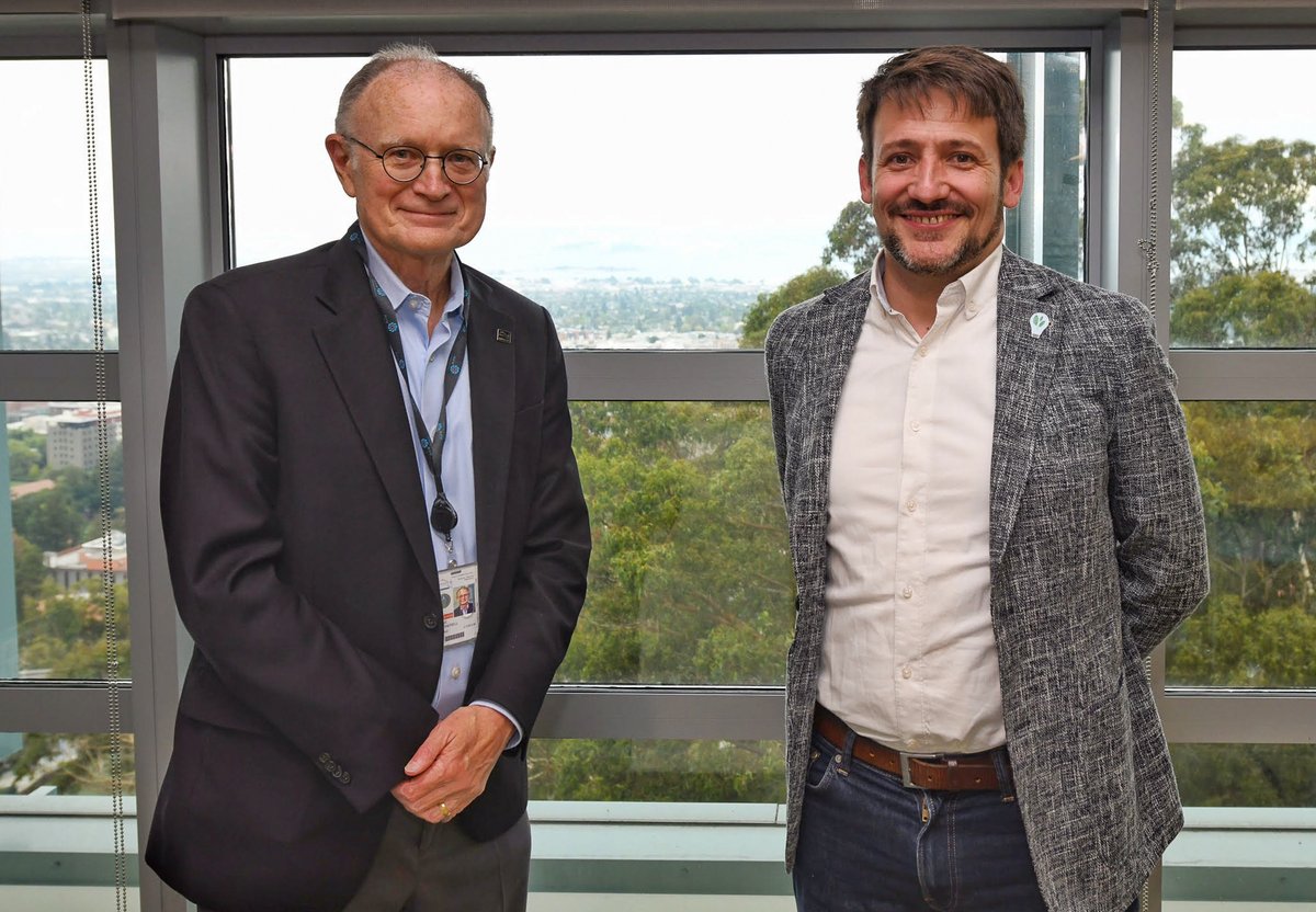 BerkeleyLab's tweet photo. Today we welcome Chile's 🇨🇱 Minister of Energy, @DiegoPardow, to Berkeley Lab for a series of briefings and discussions on the Lab's expertise with the #NetZeroWorld initiative and its various capabilities.
@advlightsource @eesalbnl @BerkeleyLabETA @ENERGY #NetZero https://t.co/pG0MauS0Hb