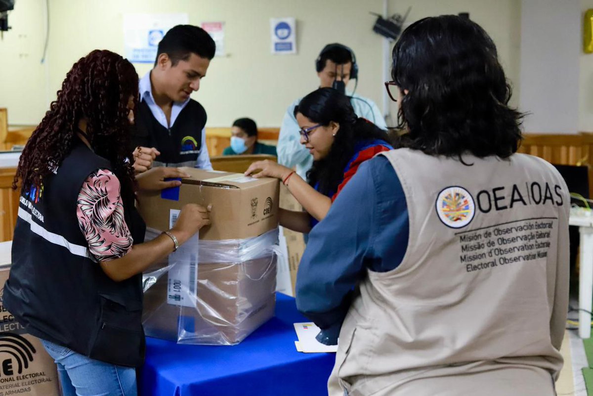 CNE_LosRios's tweet photo. Esta mañana nos acompañan los observadores de la @OEA_oficial en la jornada de #VotoEnCasa🏠para las #EleccionesAnticipadas2023Ec.🇪🇨 https://t.co/5CFwNxTD45