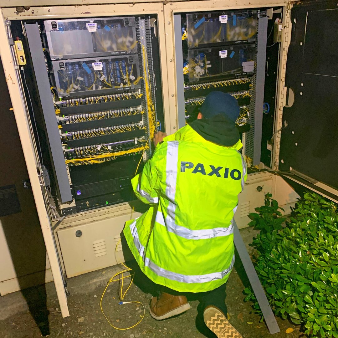 PAXIO's tweet image. We can help keep you connected with a clean setup just like this. 🤝 bit.ly/3t2bhEX