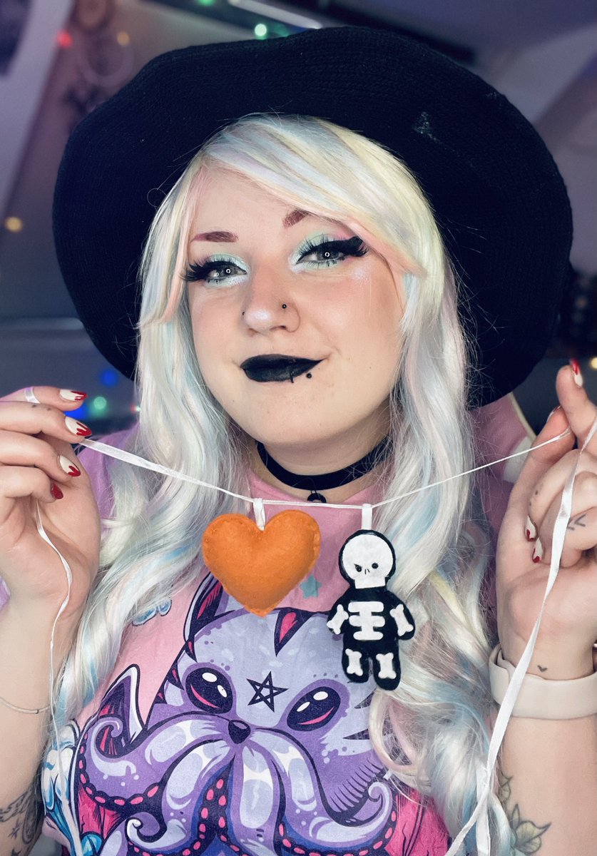 SteelPandaa's tweet image. More halloween crafts!

LIVE NOW:
twitch.tv/steelpandaa