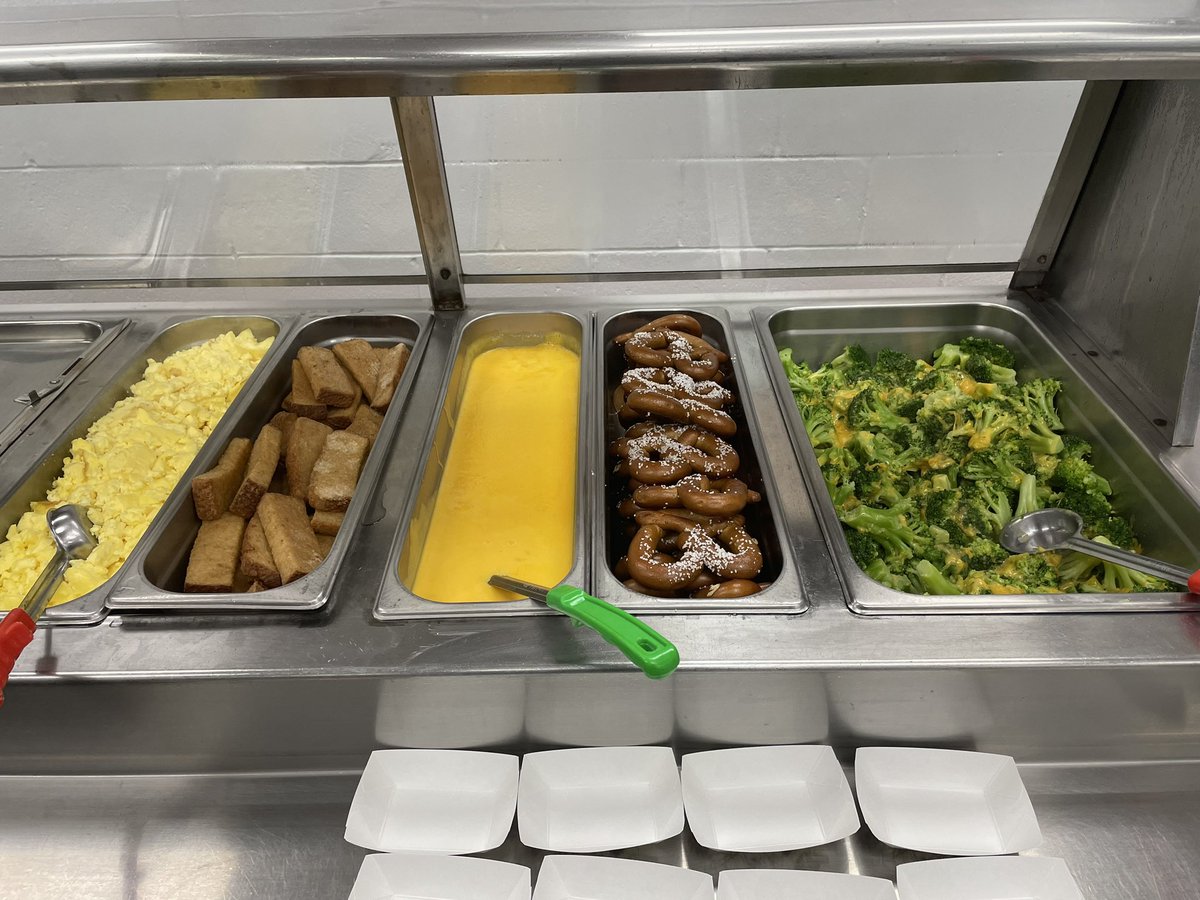 It’s a beautiful lunch <a href="/RPSMeadows/">Meadows</a> today!  <a href="/RalstonSchools/">Ralston Schools</a>