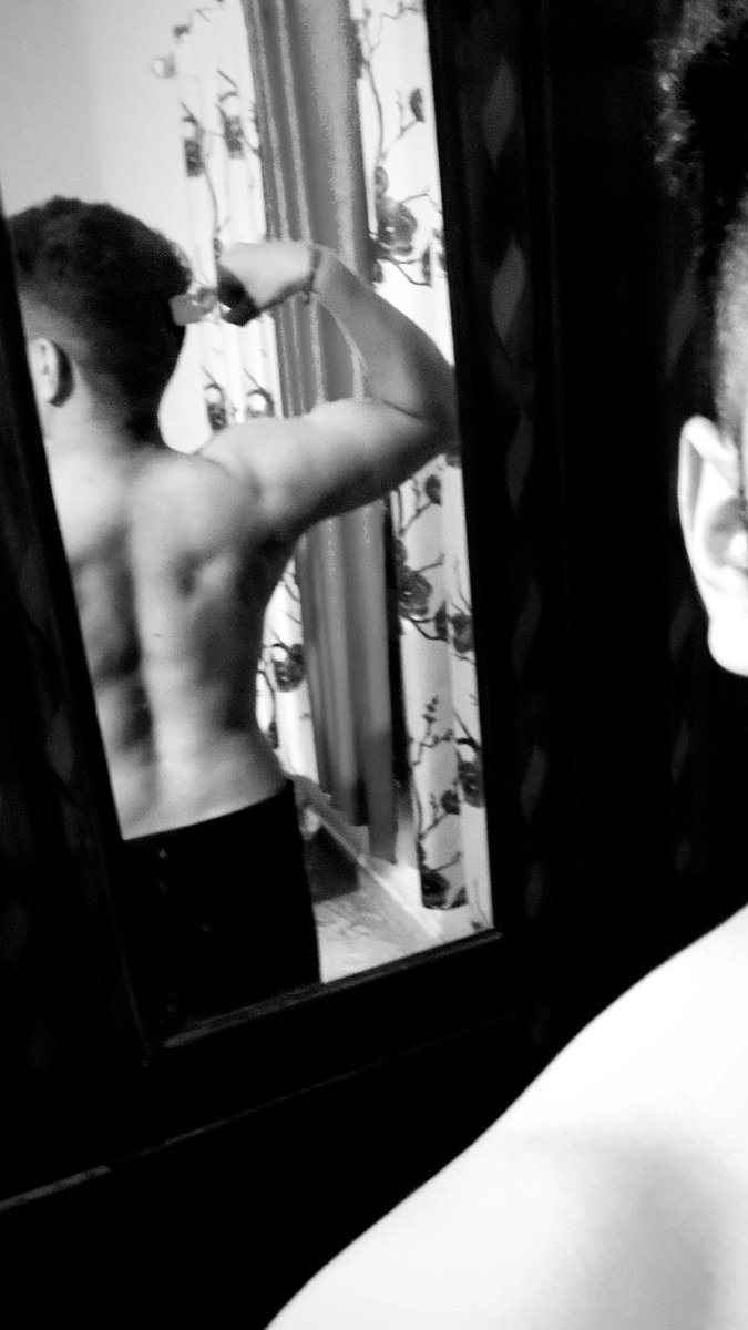 joshi225's tweet photo. जिंदा है तो जिंदा नजर आना जरूरी है।।
 #fitness  #back #gymlife https://t.co/WZJyt47U4Y