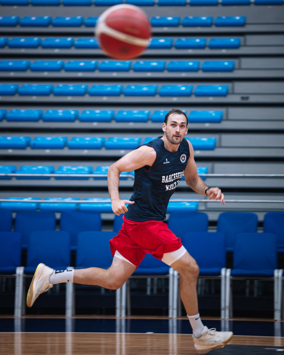 BKBasketbol's tweet photo. 🫡 𝕟𝕖𝕨 𝕤𝕖𝕒𝕤𝕠𝕟, 𝕟𝕖𝕨 𝕤𝕥𝕒𝕣𝕥𝕖𝕣!

❤️💙 #FlyHighTogether https://t.co/dO3aqRAiH5