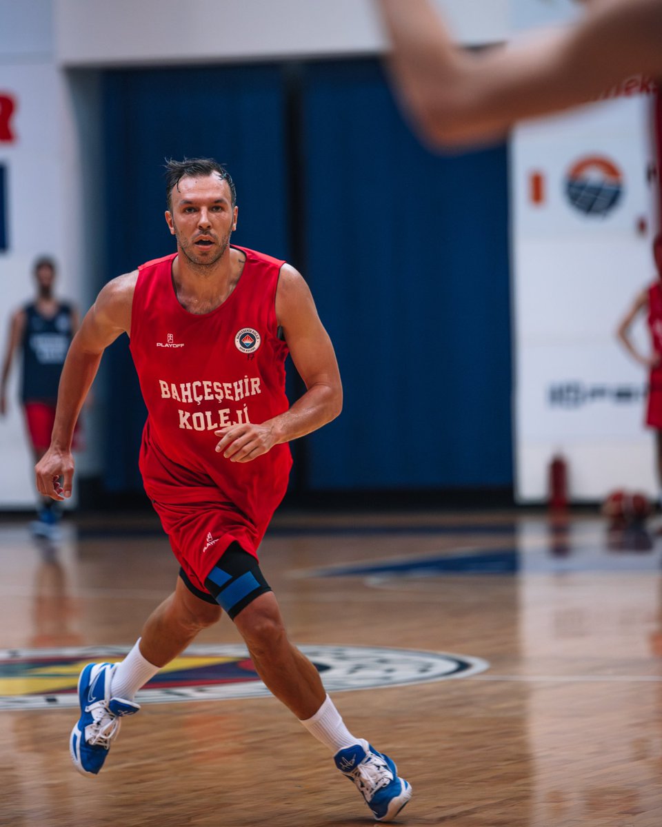 BKBasketbol's tweet photo. 🫡 𝕟𝕖𝕨 𝕤𝕖𝕒𝕤𝕠𝕟, 𝕟𝕖𝕨 𝕤𝕥𝕒𝕣𝕥𝕖𝕣!

❤️💙 #FlyHighTogether https://t.co/dO3aqRAiH5