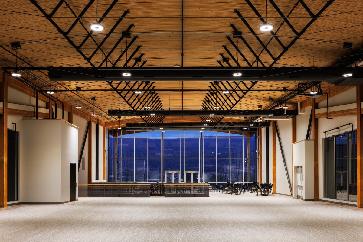 Meteor Lighting tweet media