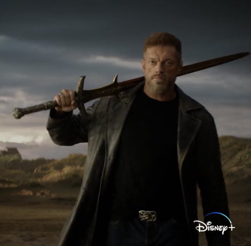 PercyJackson_TV's tweet photo. Primer vistazo de @EdgeRatedR y @JParkerK como Ares y Medusa en Percy Jackson And The Olympians! 
Estreno 20 de Diciembre por @disneyplusla!! 🐍⚔️

@rickriordan @camphalfblood @DisneyPlus https://t.co/DZUkU4W1Hc
