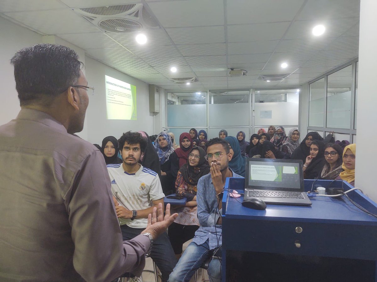 MMZeeshan9's tweet photo. Empowering Future Leaders: Unleashing the Power of Self-Awareness 🌟

Recently, an empowering workshop was organized with the students of the Youexcel Training Institute, focused on cultivating self-awareness among its bright and ambitious students. https://t.co/xzNdYUniZs