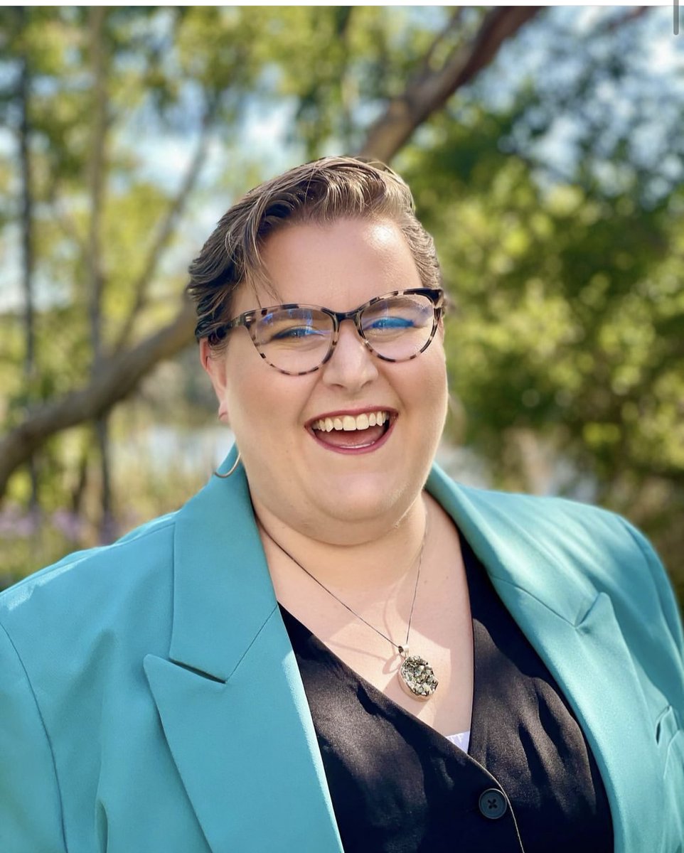 In the next interview in our Multi-Hyphenate series, we sat down with dialect coach &amp; performer, Becca Barrett! Read on for great advice &amp; a fascinating insight into the world of a #voicepractitioner.
blog.stageagent.com/sit-down-with-…
#blogpost #dialectcoach #multihyphenate #theatre #blog