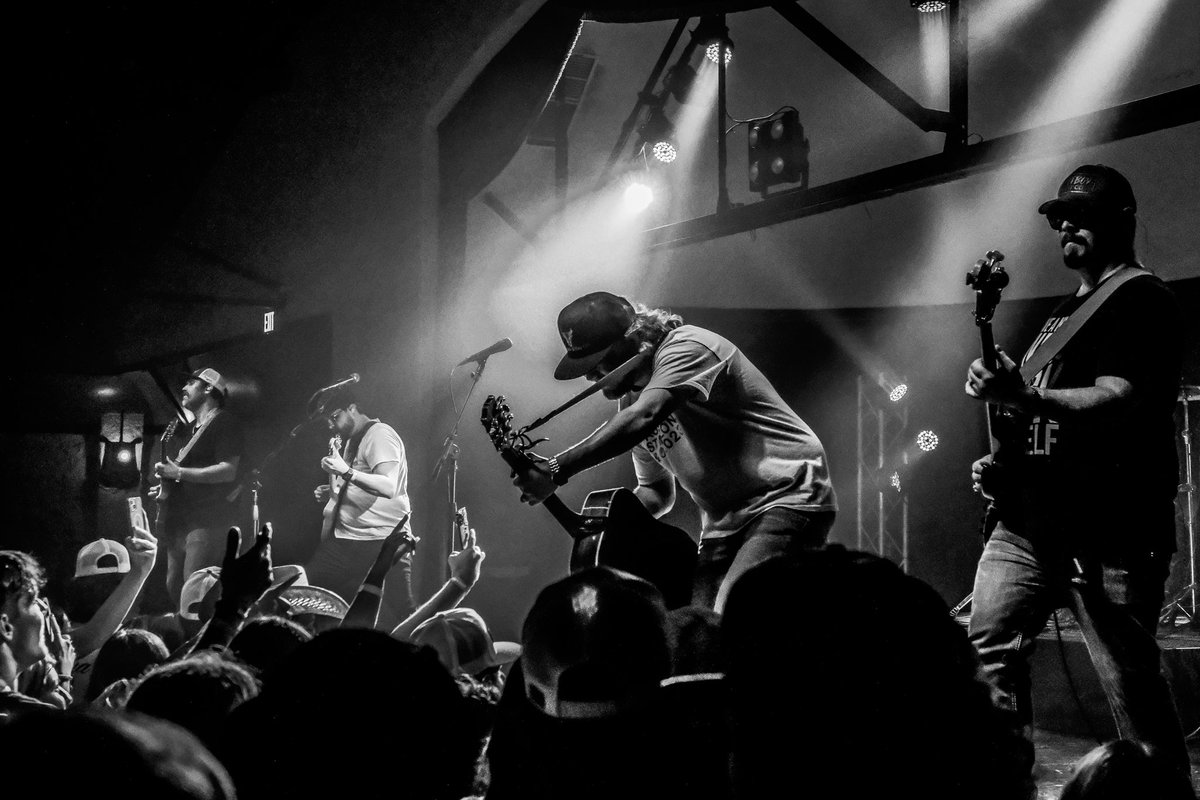 Treaty Oak Revival (@treatyoakmusic) on Twitter photo St. Louis, MO we comin in hawt🔥Ready to burn one down <a href="/offbroadwaystl/">Off Broadway</a> tonight!!! Y’all sold the thing so we expect no mercy!!! Let’s fuckin rage🤘🏼 St. Louis, MO we comin in hawt🔥Ready to burn one down <a href="/offbroadwaystl/">Off Broadway</a> tonight!!! Y’all sold the thing so we expect no mercy!!! Let’s fuckin rage🤘🏼
