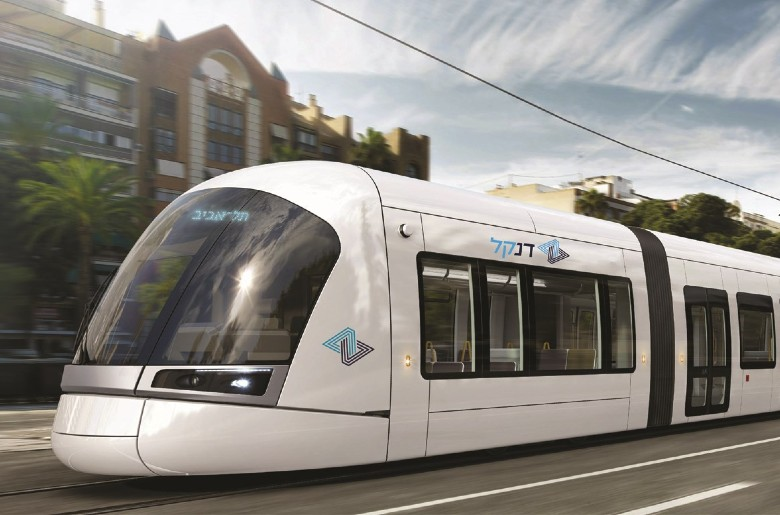 היום החל לפעול הקו האדום של הרכבת הקלה. בעוד ההשקה היא אירוע משמח, כולנו עצובים שמערך נוסף מתחיל לפעול, בלי לפעול בשבתות וחגים. וההשקה בשישי רגע לפני כניסת השבת היא כמו יריקה בפנים.
1/9