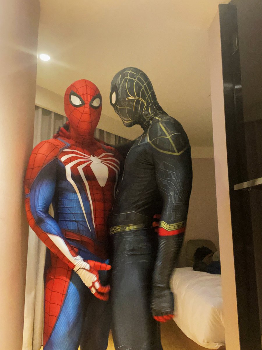 J0KWo9KqWHhK7ve's tweet photo. 约到了一只极品蜘蛛侠
身材高大、宽肩窄腰、肌肉紧实、能量棒还很大 
终于能发出来了😎 https://t.co/s7TZDVbSll