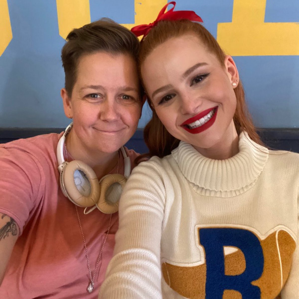 RiverdaleAR's tweet photo. Madelaine Petsch durante las grabaciones de la séptima temporada de #Riverdale ❤️ https://t.co/MWu77EMRcl
