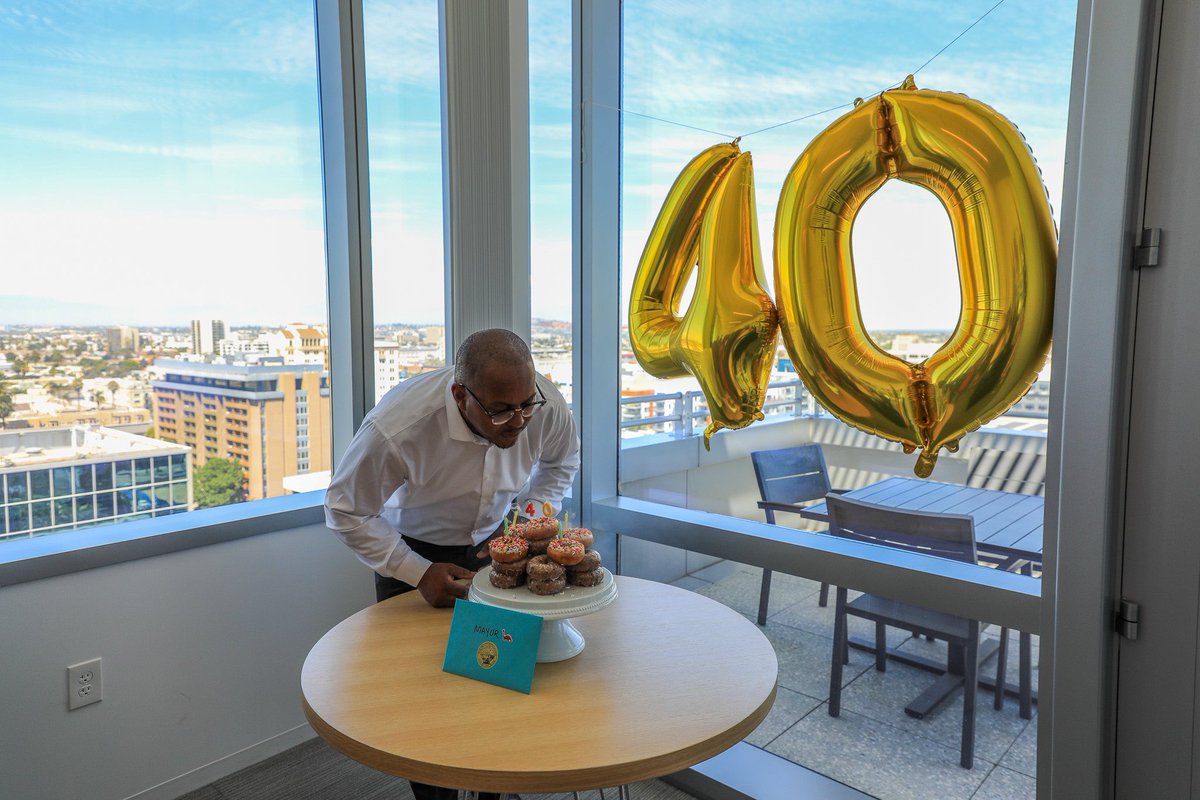 LongBeachMayor's tweet photo. I’m officially the big 4-0! Thanks to the team at city hall for helping me celebrate this week. I’m grateful to serve this incredible city with you all at my side. 🙌🏾 https://t.co/v3oCJi5jvw