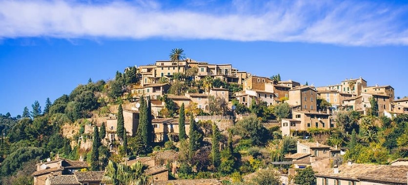 AutosVima's tweet photo. The enchanting village of Deià exudes a historical charm and a touch of adventure. You will need to navigate the village's labyrinthine streets and embrace the historical allure and adventurous spirit.
#mallorca #sun #vacation #beach #sun #VimaRentaCar
https://t.co/I8Dsz4zYmQ https://t.co/qIjwy6m9ix