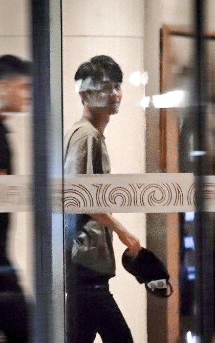 Okcd_aktf's tweet photo. when he arrived in BJ on 18/08.

Happy Zhan Zhan, but with red eyes👀
(cpn) https://t.co/3edNjse07P