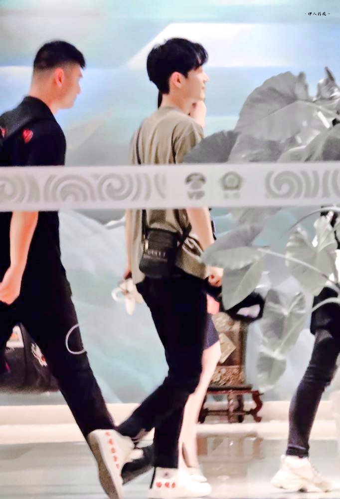 Okcd_aktf's tweet photo. when he arrived in BJ on 18/08.

Happy Zhan Zhan, but with red eyes👀
(cpn) https://t.co/3edNjse07P