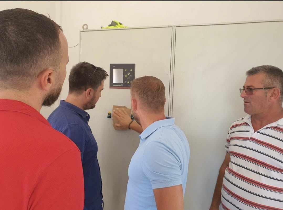 akuk_al's tweet photo. 1/2 Drejtori i përgjithshëm i AKUM, @klevisjahaj së bashku me kryetarin e bashkisë Sarandë, @oltioncacial inspektuan sot nga afër impiantin e trajtimit të ujërave të ndotura ♻️ të Sarandës dhe Ksamilit🌅 https://t.co/DA4LQrf7Y6