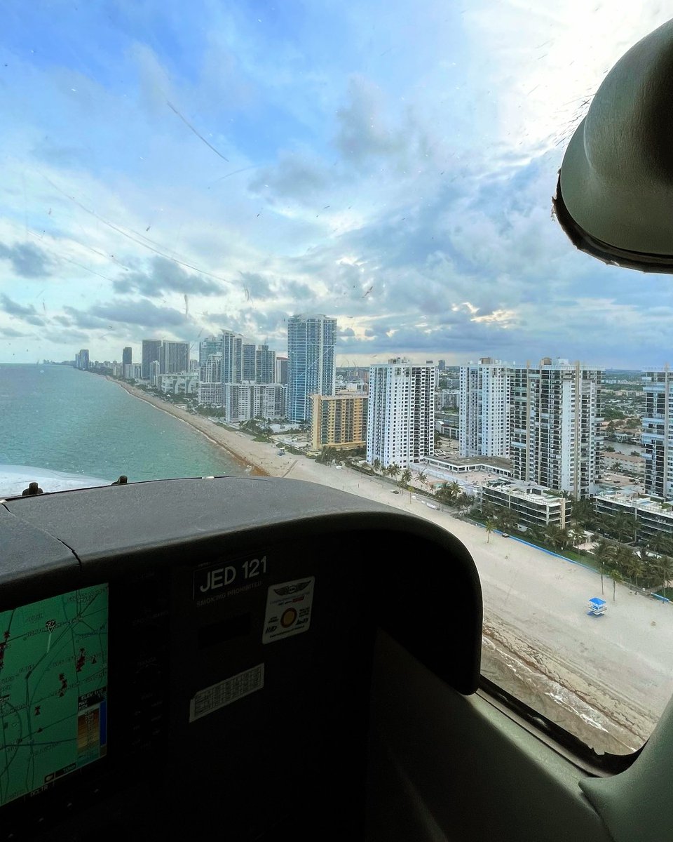 PhoenixEast's tweet photo. We like how you spend your time, Aneesh! ๐
"Spending my time flying and capturing every moment in between!"
Tomorrow is National Aviation Day - what's your favorite flight memory?
#nationalaviationday #flightviews #views #traveldestination #flyhigh https://t.co/AiHfxmDQL2