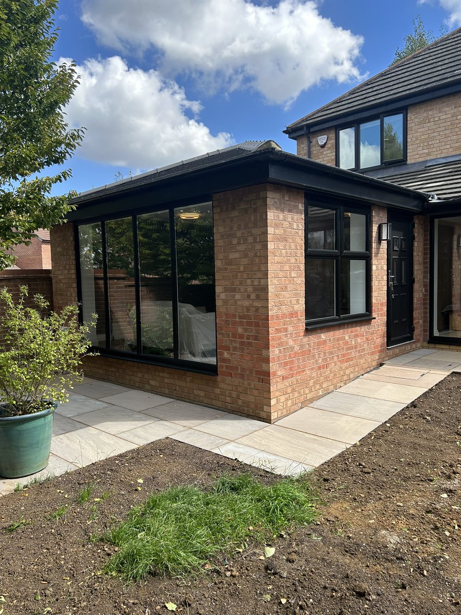 Evansonsbuild14's tweet photo. Single story extension with hard landscaping. https://t.co/bZIlQp9bL7