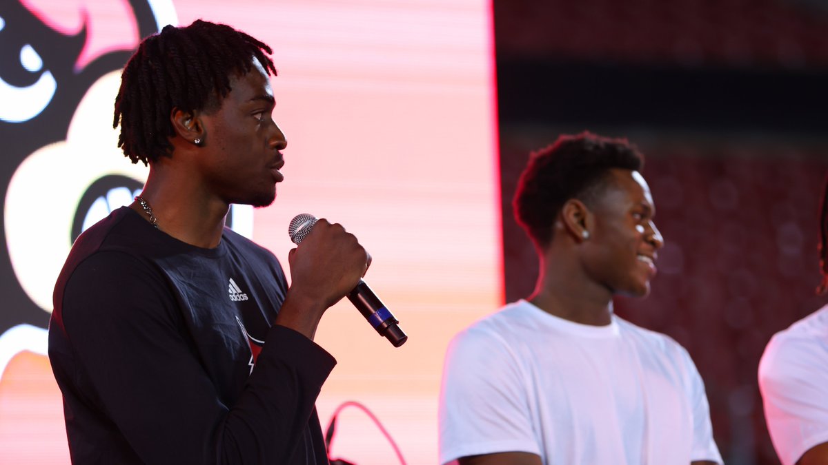 Had a blast welcoming the newest Cards to campus last night 👋

#GoCards