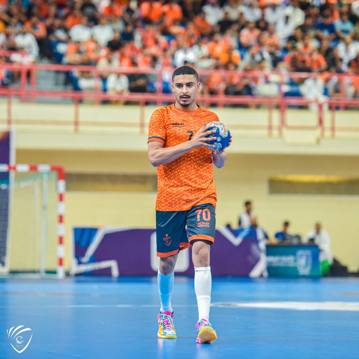 إشتقنا إليك حقاً، إلى لونك البرتقالي
إلى هيمنتك و شموخك و كبريائك الذين لم ولن تفقدهم أبداً

مهما اشتدّت الصعوبات عليك إلا أنك كاسرٌ لها،
برأيي اليوم كانت البداية الفعلية والتدشين الحقيقي لموسم العالمي

شكراً لمدرج الرعب و أُمة الوفاء
تم تفعيل الروح القديحية 🧡🔥

#نادي_مضر