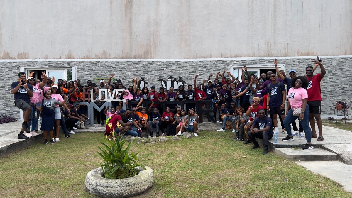 Jobbermandotcom's tweet photo. This week's memory will live long in our hearts because how do we even begin to convey the sheer delight we experienced?
A team bonding visit to Omu Resort capped our #JobbermanAt14 week-long celebrations, and it was such a joy to see #HumansofJobberman let their inner child out https://t.co/h2oVa3zUjG